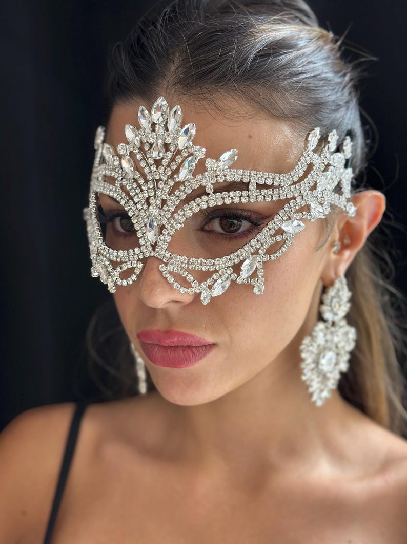 What to Wear With a Hood Mask: Complete Makeup and Styling Guide