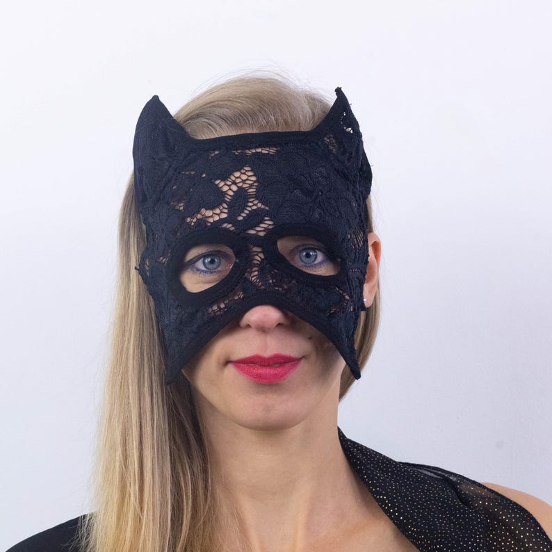 How to Choose the Right Lace Mask for You