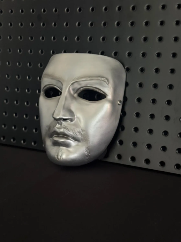 Silver Full-Face Regal Mask – Medieval Royal Accessory 197