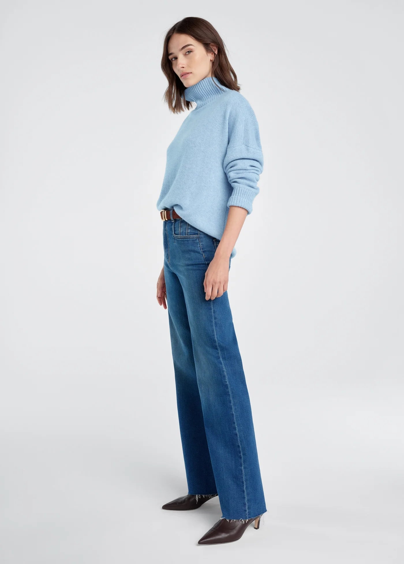 THE HIGH-NECK SWEATER