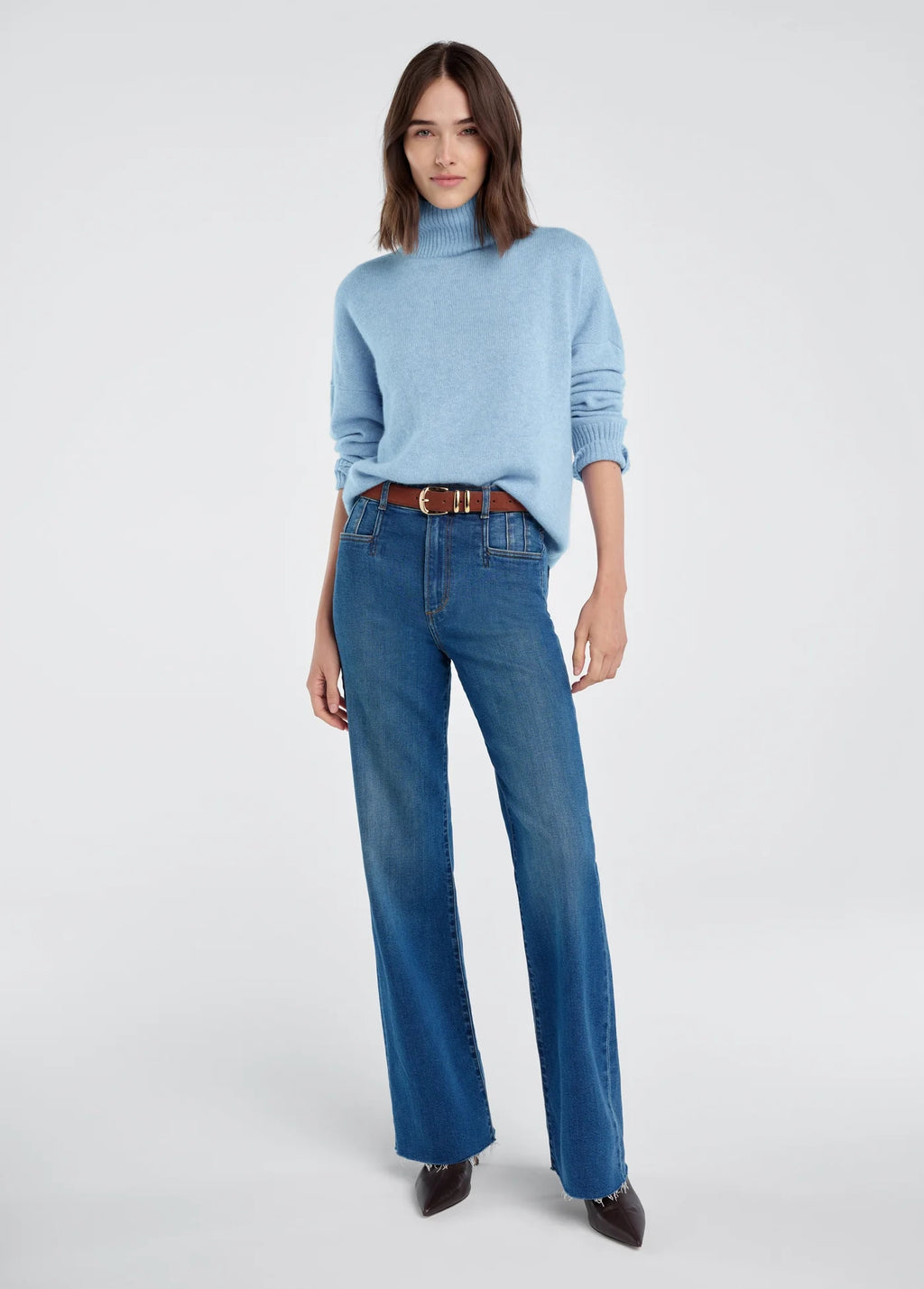 THE HIGH-NECK SWEATER