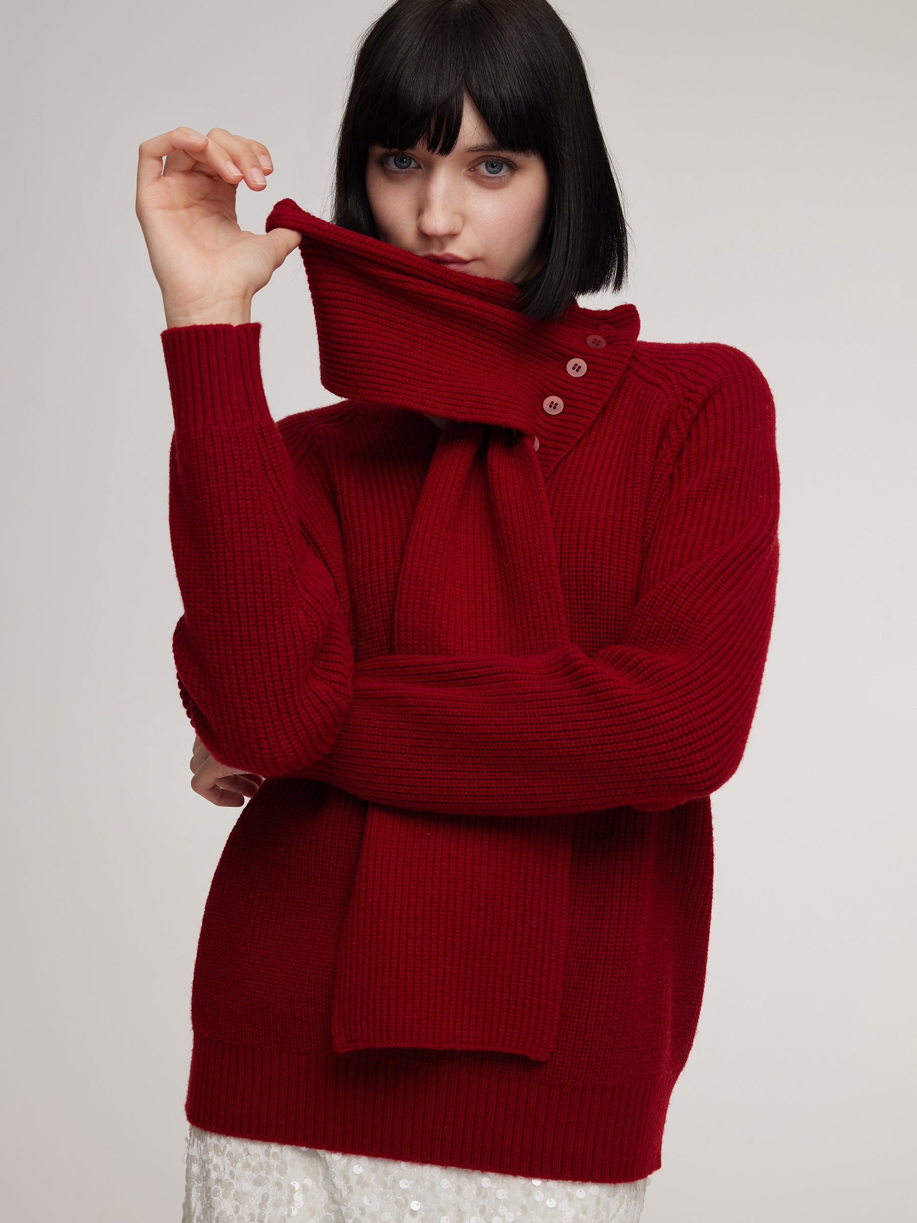 WOOL BLEND V-NECK WOMEN SWEATER WITH DETACHABLE SCARF