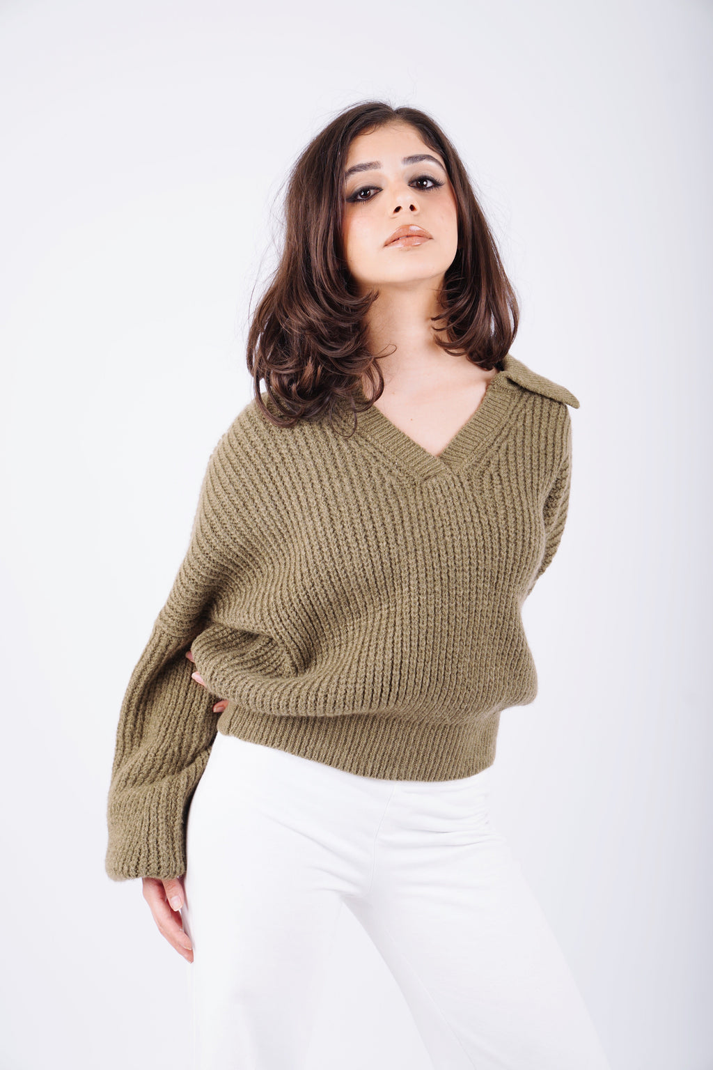 FLUFFY COLLAR KNIT - OLIVE