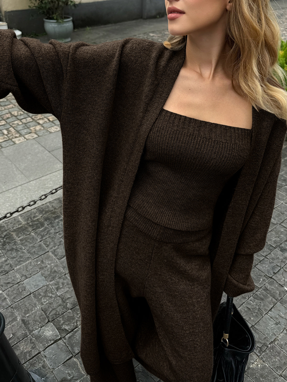 THREE-PIECE KNIT BUSTIER CARDIGAN PANTS SET