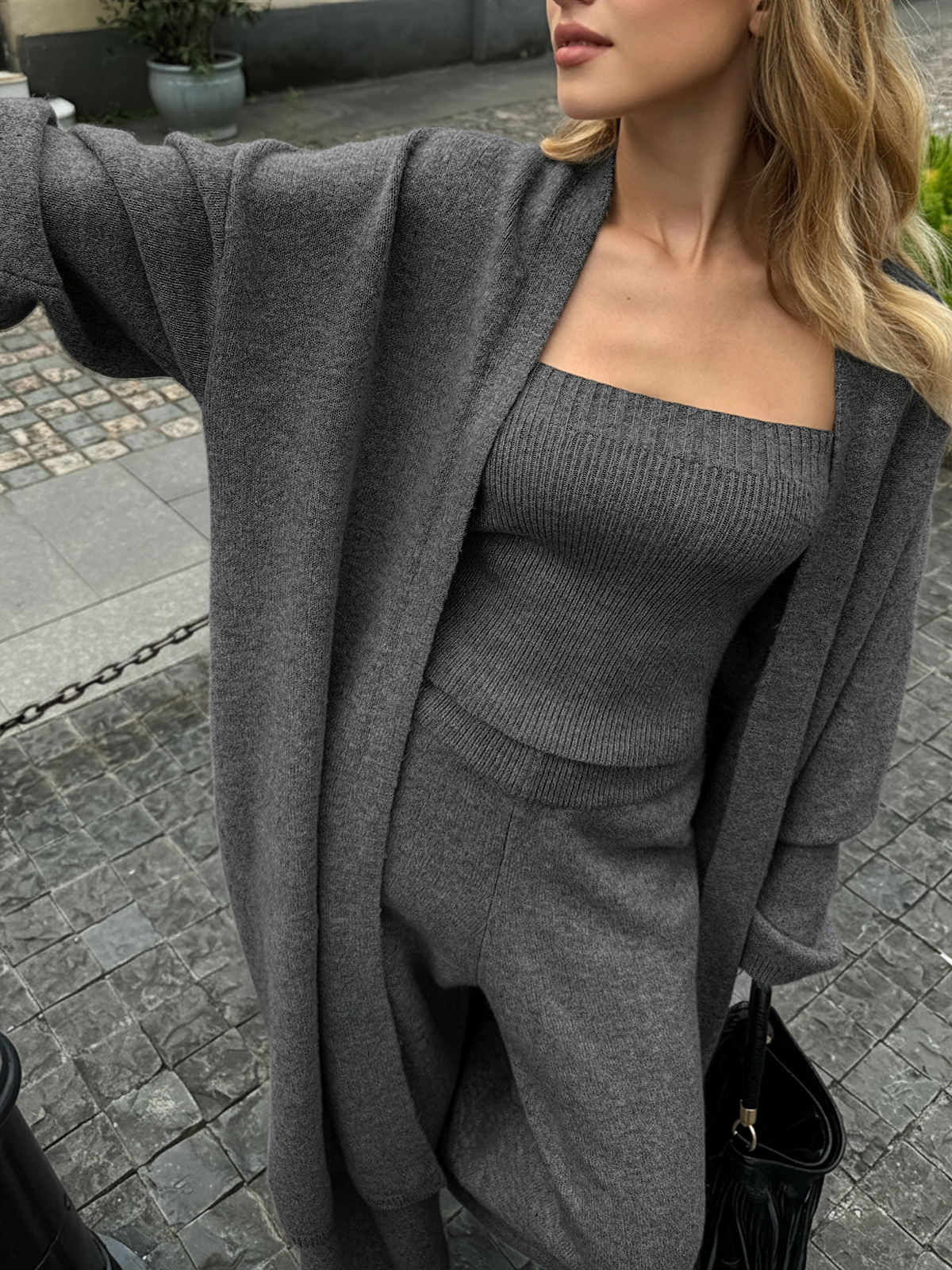 THREE-PIECE KNIT BUSTIER CARDIGAN PANTS SET