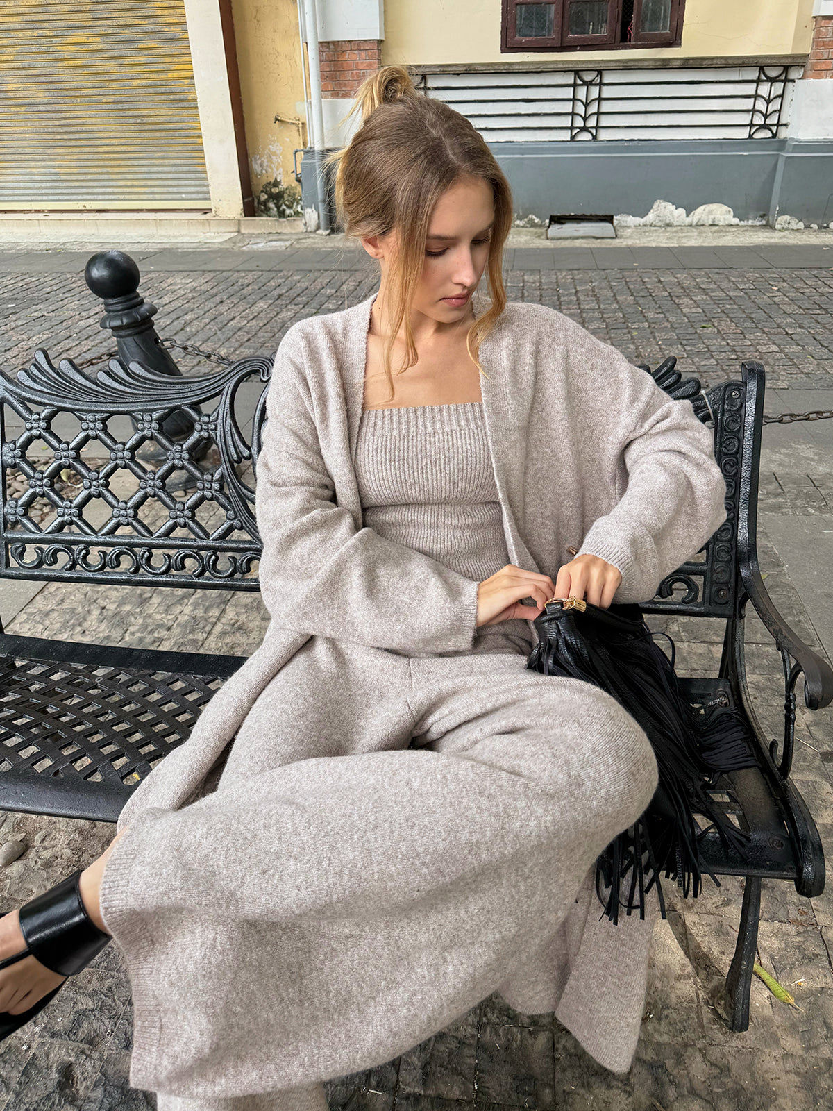 THREE-PIECE KNIT BUSTIER CARDIGAN PANTS SET