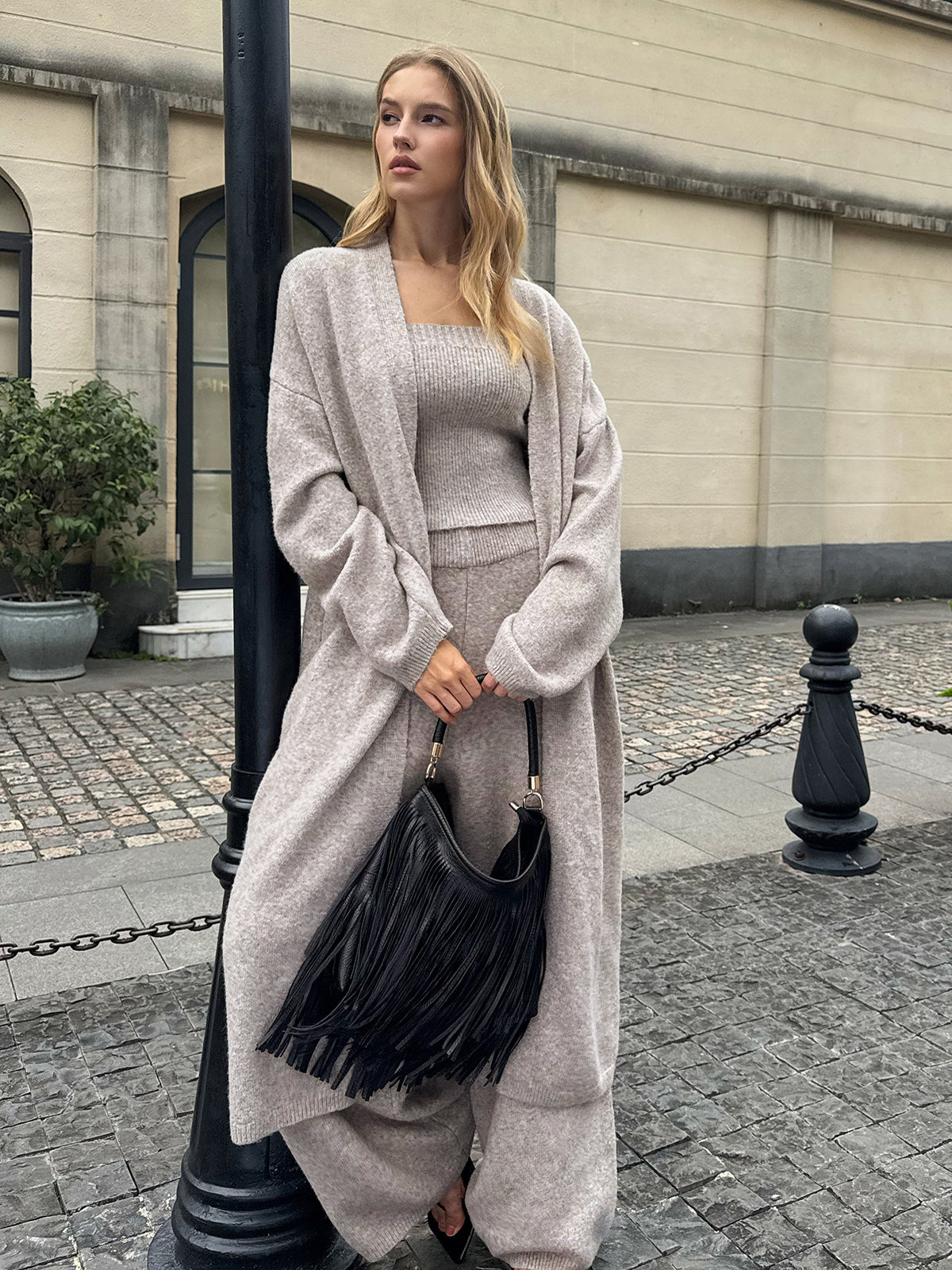 THREE-PIECE KNIT BUSTIER CARDIGAN PANTS SET