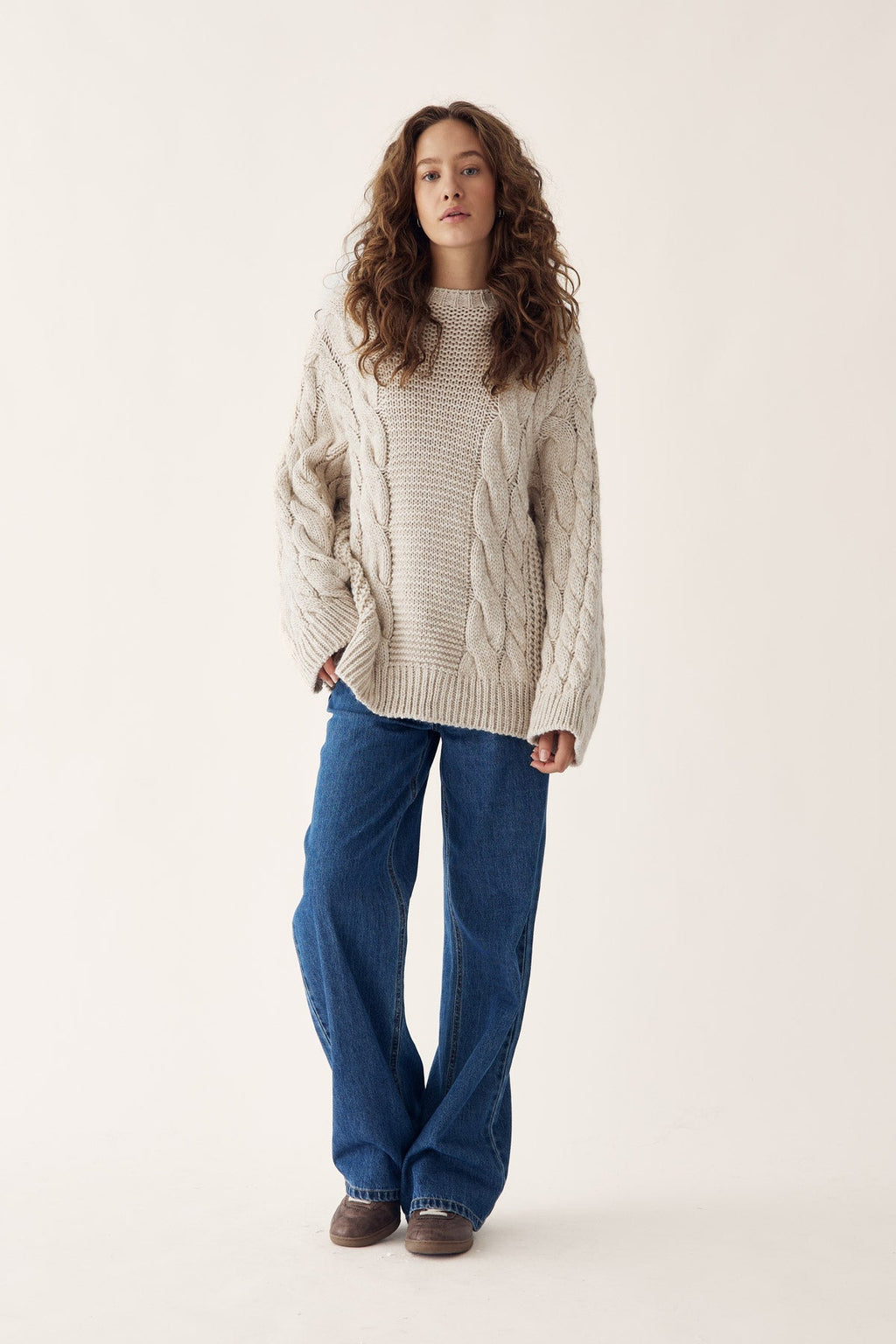 KNIT OVERSIZED CABLE SWEATER