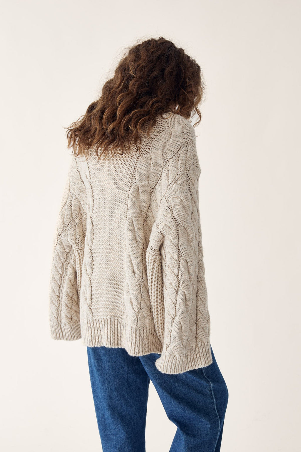 KNIT OVERSIZED CABLE SWEATER