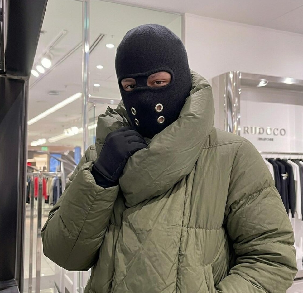 Black Knit Eye-Opening Balaclava 214