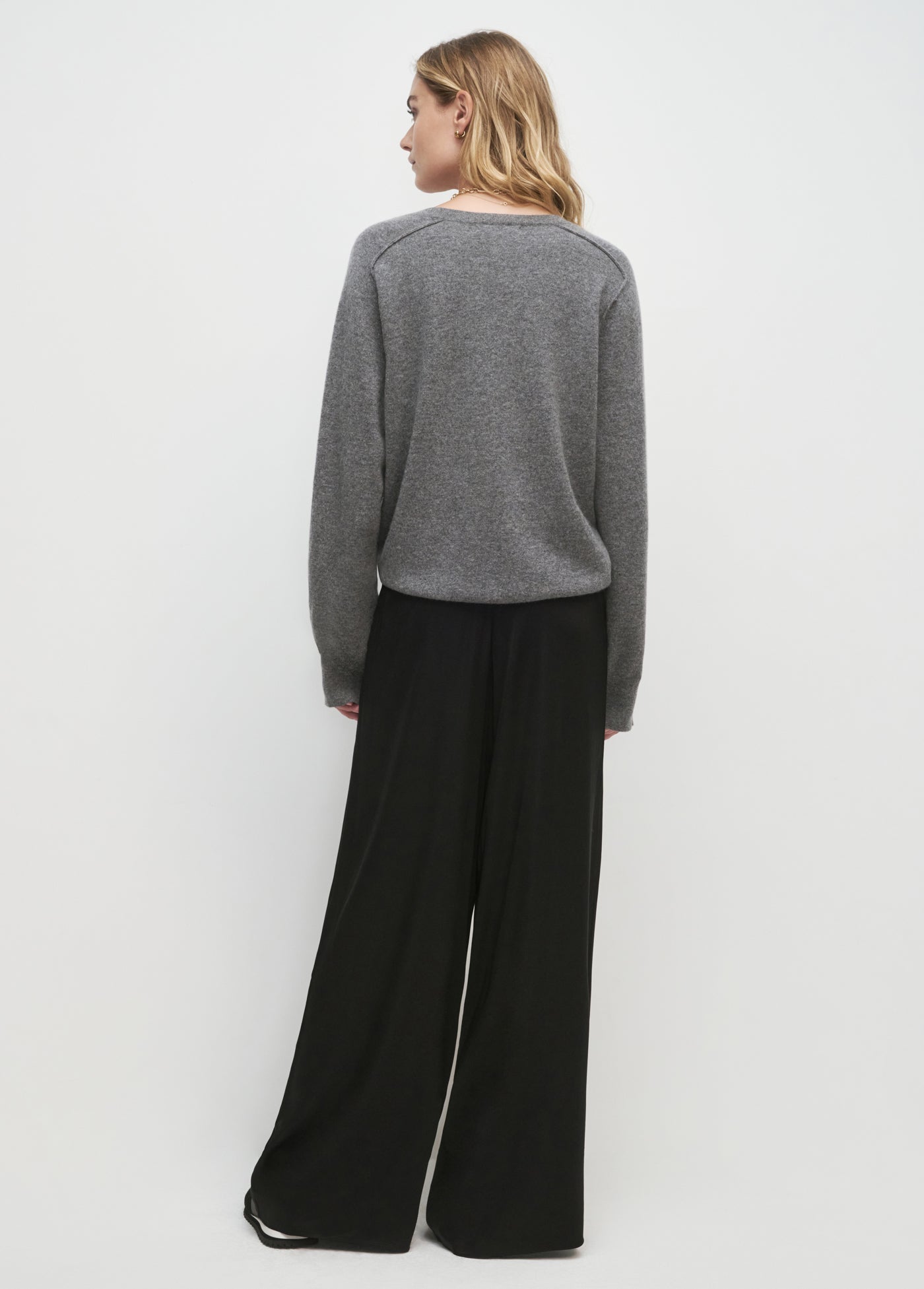 THE LUNIMESD SWEATER