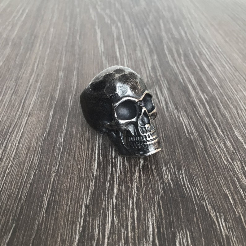 Vintage Skull Statement Ring – Gothic Bold Accessory