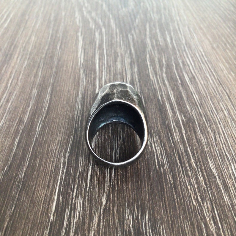 Vintage Skull Statement Ring – Gothic Bold Accessory