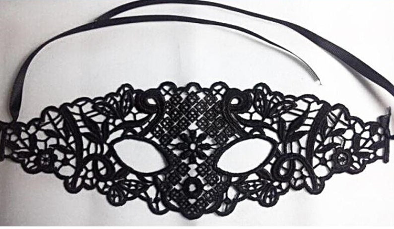Black Lace Masquerade Mask: Queen Style with Elastic Ties