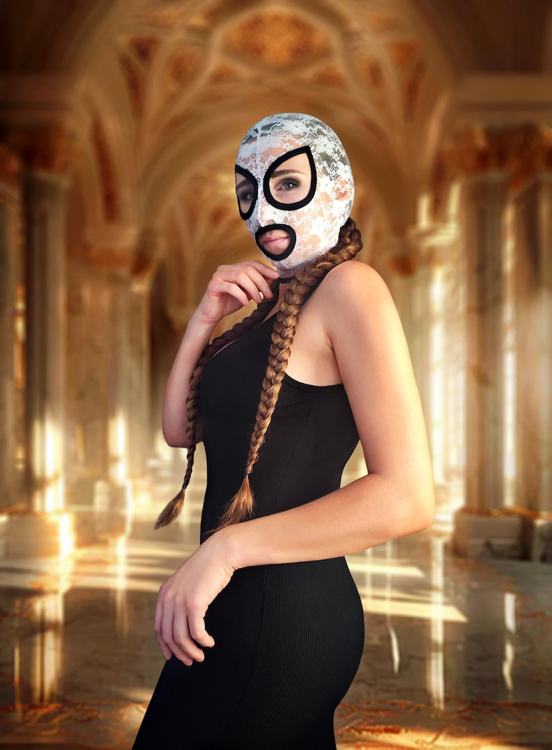 Handmade white lace mask 32