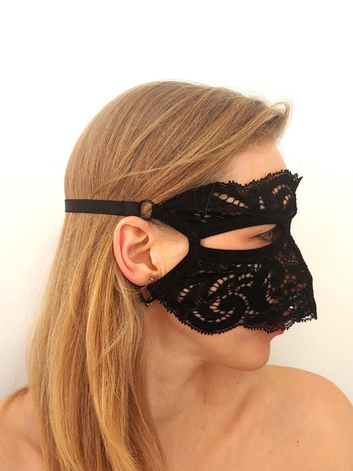 Black Lace Full-Face Mask 187