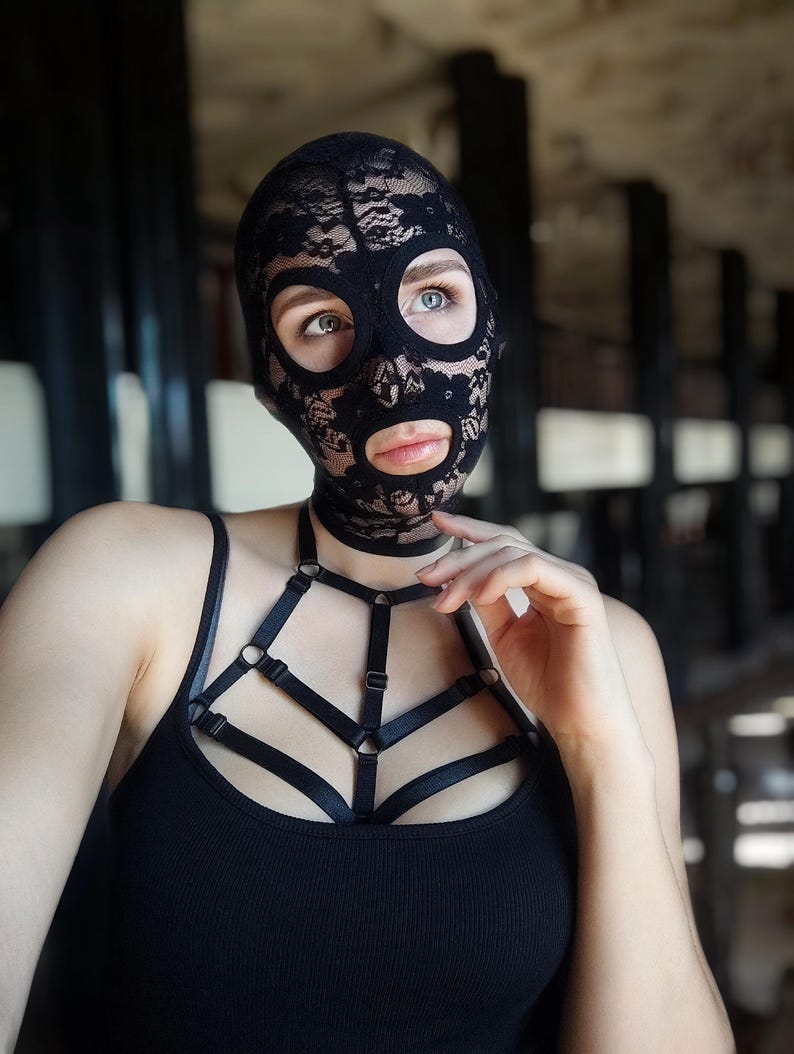 Handmade lace mask and mask bandage