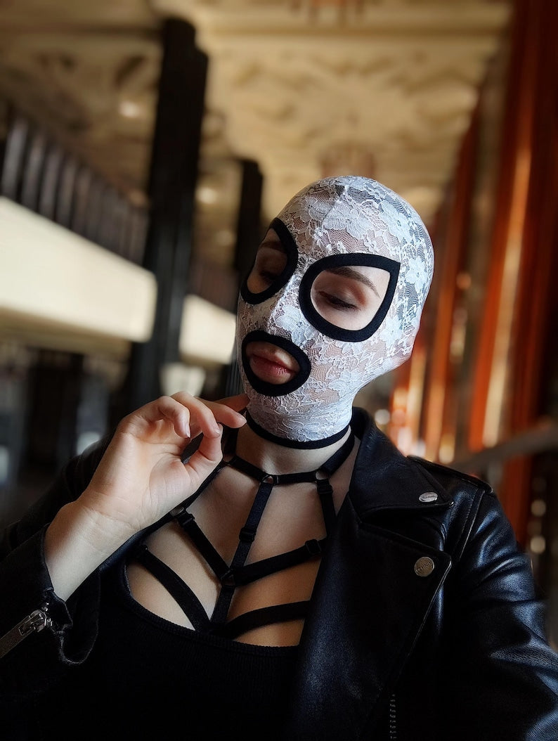 Handmade white lace mask 32
