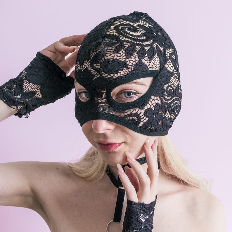 Handmade black lace half-face mask 60