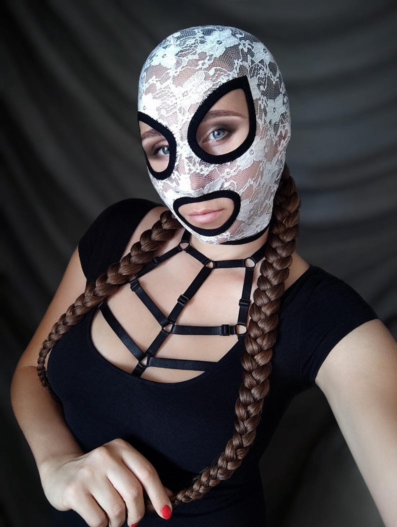 Handmade white lace mask 32