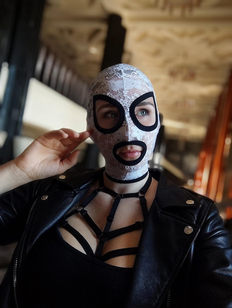 Handmade white lace mask 32