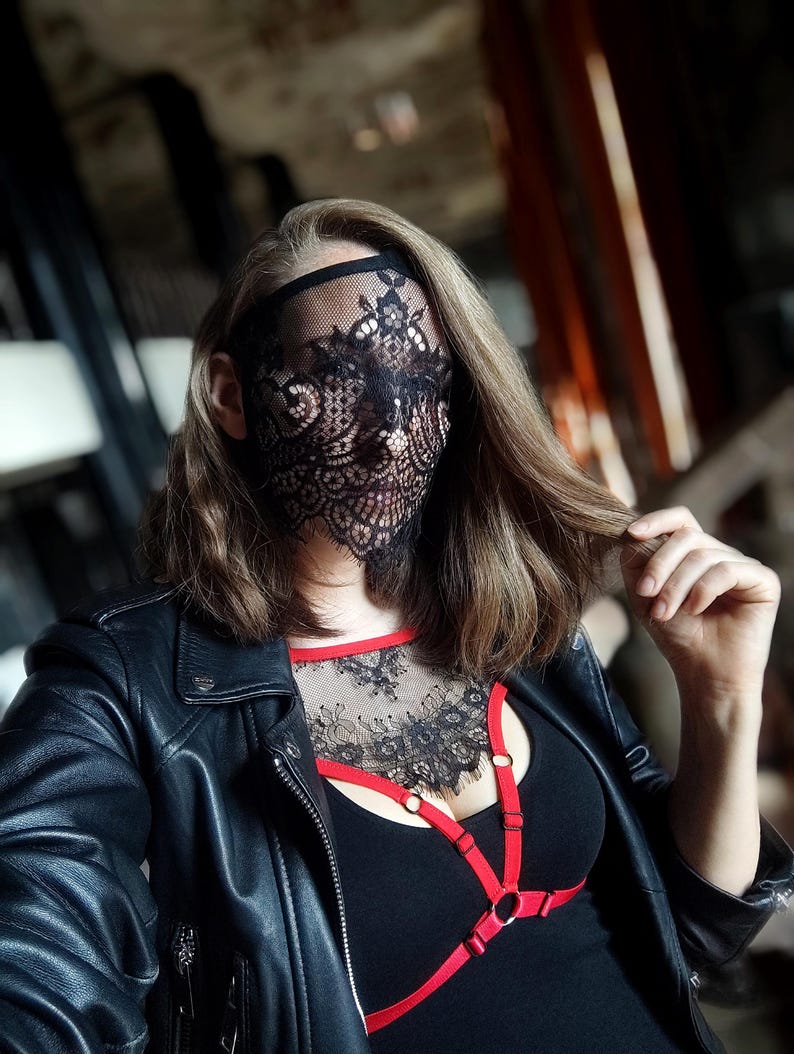 Handmade full face lace mask 50