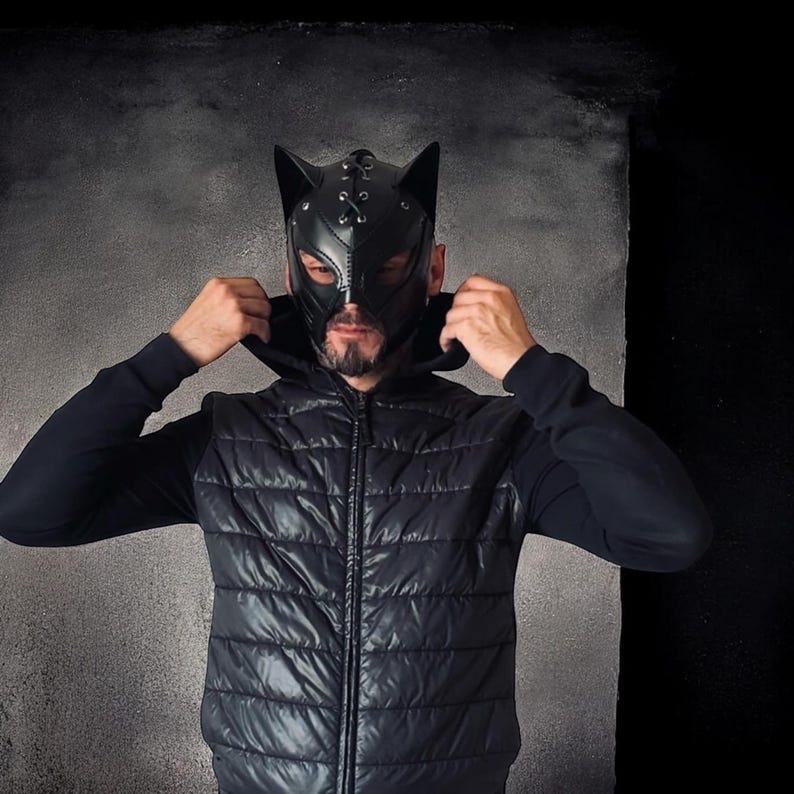 Dusk Hunter Leather Mask 143