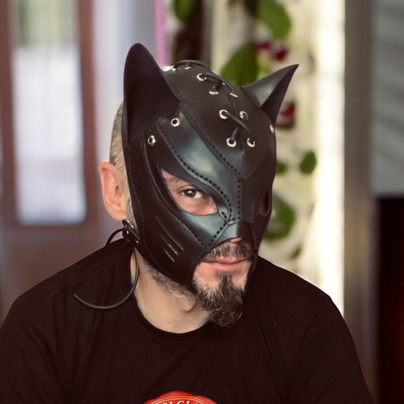 Dusk Hunter Leather Mask 143