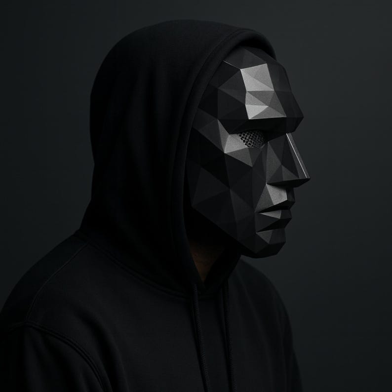 Low Poly Geometric Mask – Polygon Cosplay & Costume Accessory