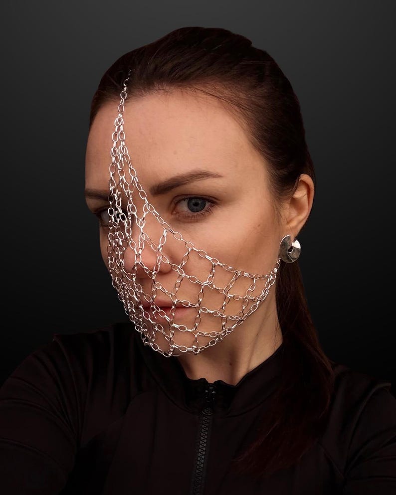 Chain Rave Mask – Cyberpunk Festival Accessory 174
