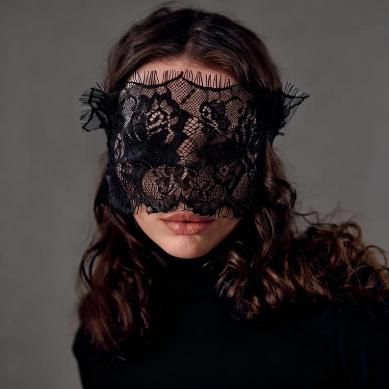 Black Lace Mask 49