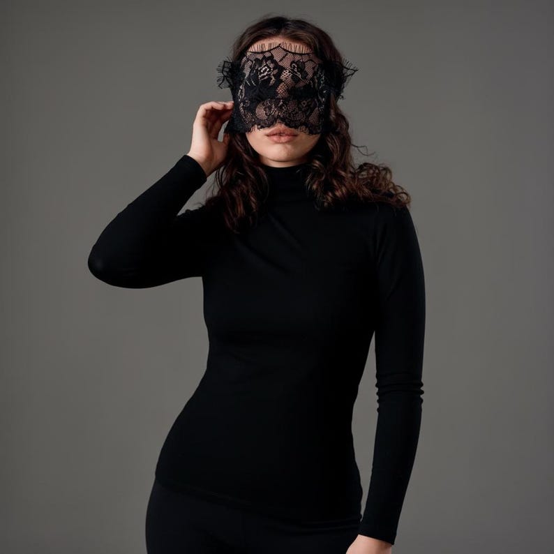 Black Lace Mask 49