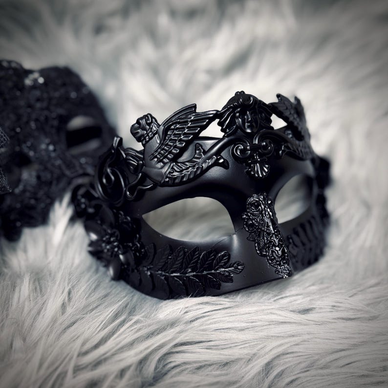 Black Men's or Women Masquerade Party Masks
