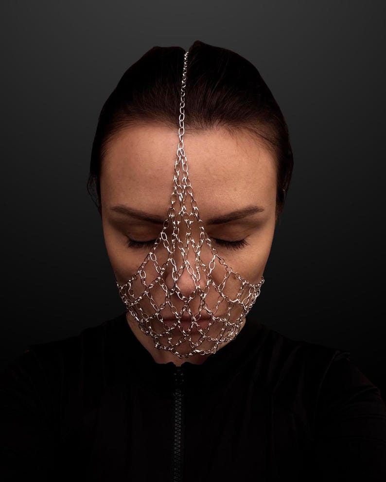 Chain Rave Mask – Cyberpunk Festival Accessory 174