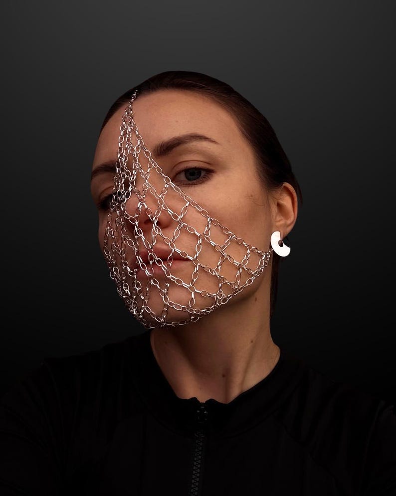 Chain Rave Mask – Cyberpunk Festival Accessory 174