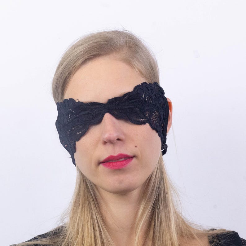 Black lace half-face mask covering the eyes 181