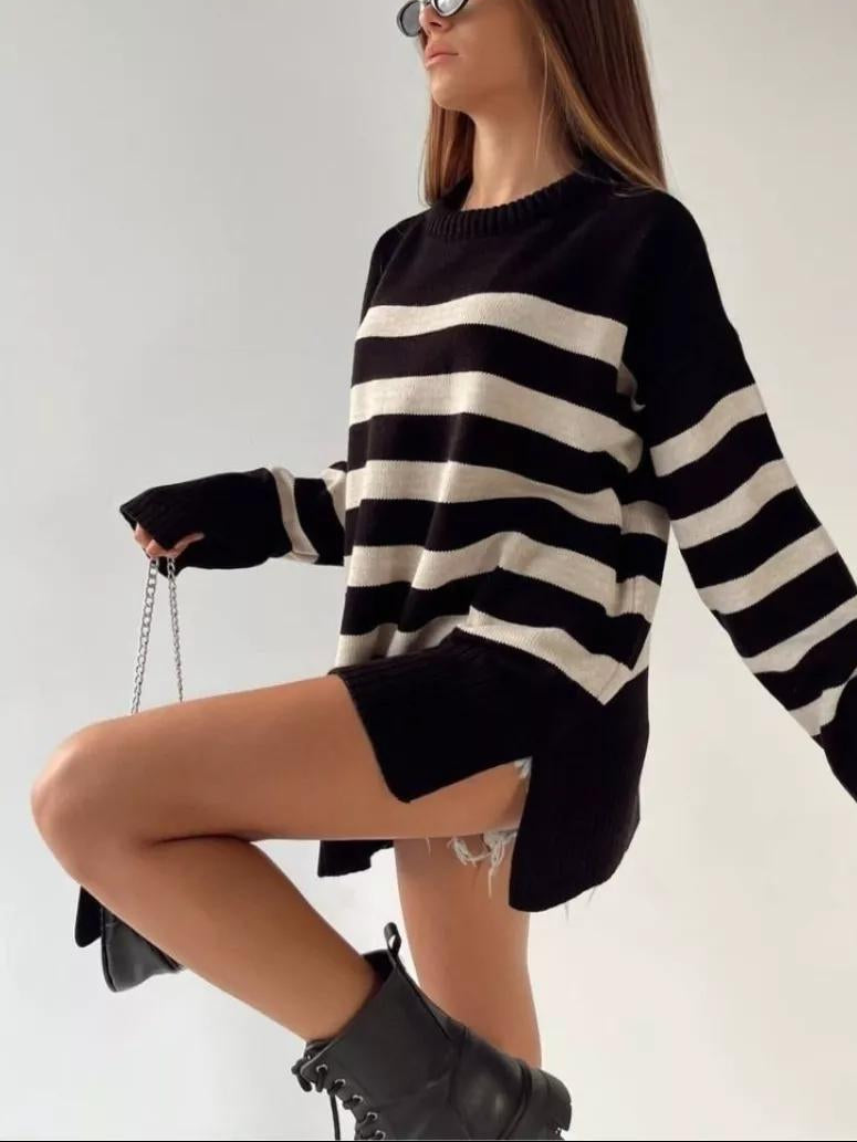 WOMEN'S LOOSE ROUND NECK STRIPED KNIT SWEATER